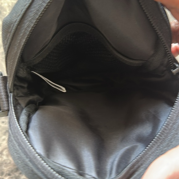 Black crossbody PINK by Victoria Secrets Adjustable Strap - Picture 3 of 5